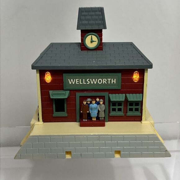 Thomas & Friends Train Wellsworth Station Light Up Sound WORKS Take Along - Picture 1 of 8